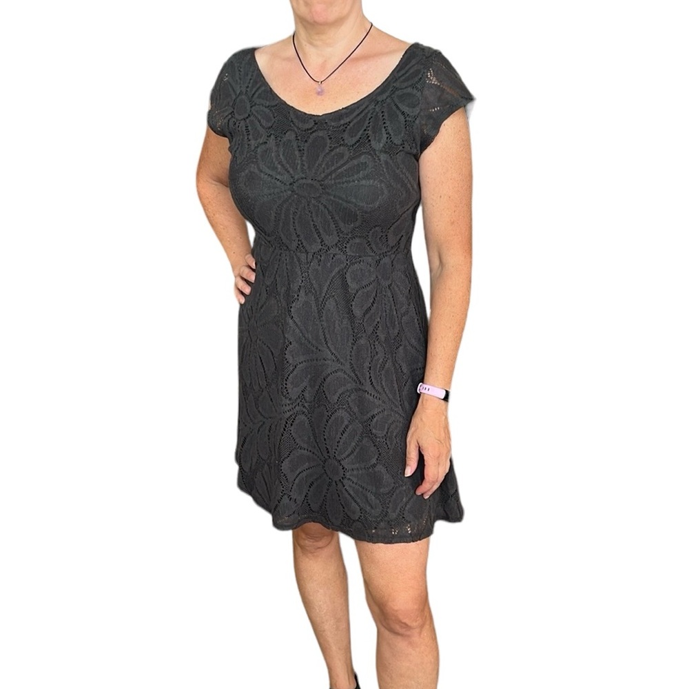 Deletta gray knit dress with crochet style flower pattern overlay fit n flare